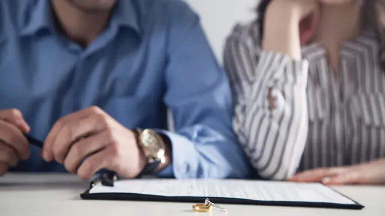 Ce se întâmplă după divorț? Care este domiciliul soților?